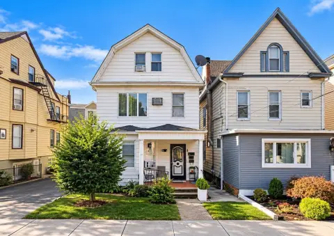 5-Bedroom Duplex with Garage