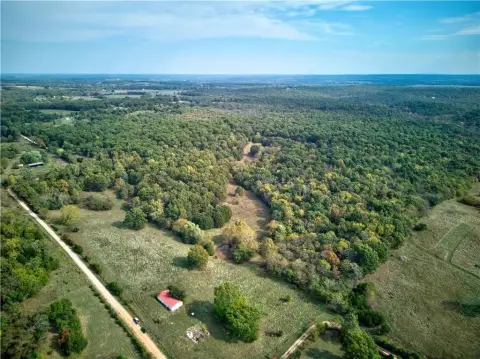 90 Acres Near Stockton Lake