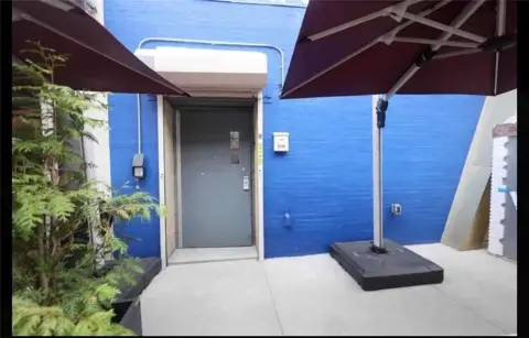 Second-Floor Retail Space