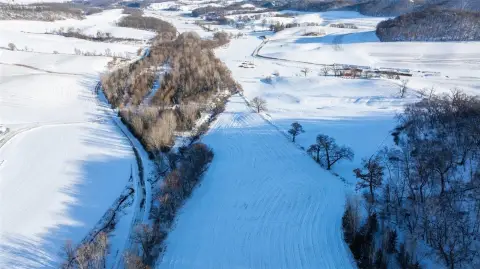 6.5 Acres Buildable Land