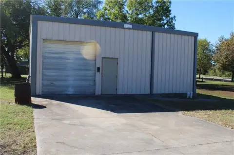 Girard Warehouse on Highway 7