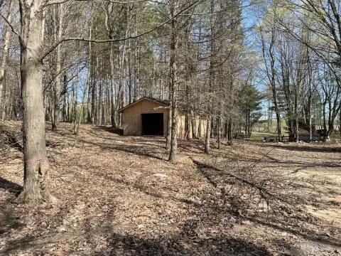 Land with Garage in Shelby