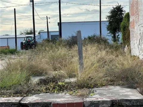 Land For Sale in Taft