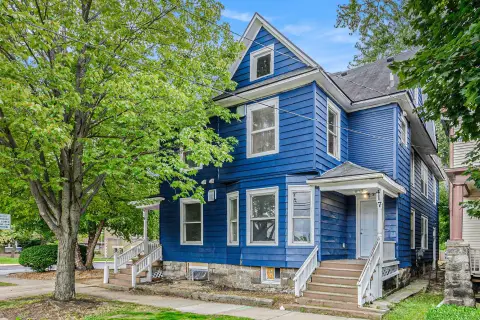 Updated 9-Unit Multifamily Building