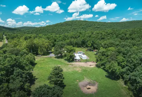 139-Acre Horse Farm in Ozarks