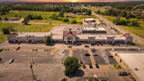 Multi-Tenant Retail Center