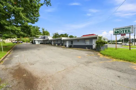 19-Unit Apartment Property