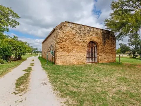 Versatile Land in Growing Early