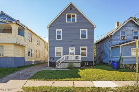 Renovated Duplex in Cudell Neighborhood