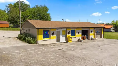 Hopkinsville Commercial Property with Storage