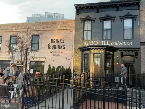 Retail/Office Space with Patio