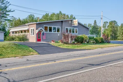 Iconic Restaurant Opportunity on US Hwy