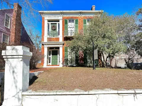 Historic Vicksburg Commercial Building