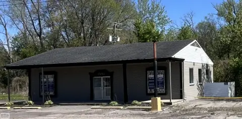 Commercial Property in Clinton Township