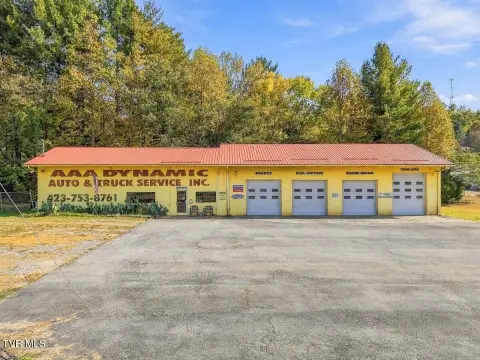Auto Service Shop with Four Bays