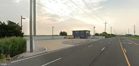 Freestanding Commercial Space on 2.2 Acres