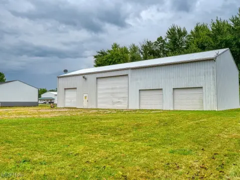 Commercial Building in LaGrange, OH