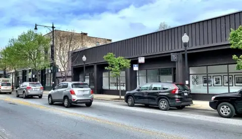 Pilsen Storefront/Studio with Skylight