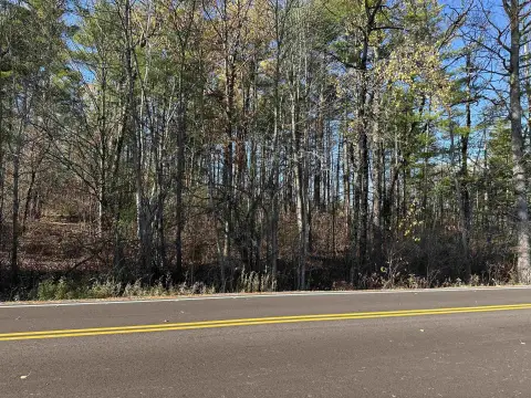 Middlebury Land Near Schools
