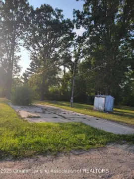 Commercial Land on High-Traffic Road