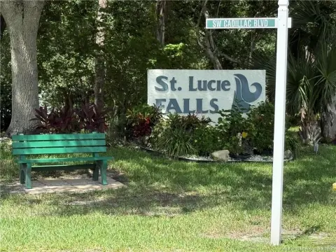 Land in St Lucie Falls