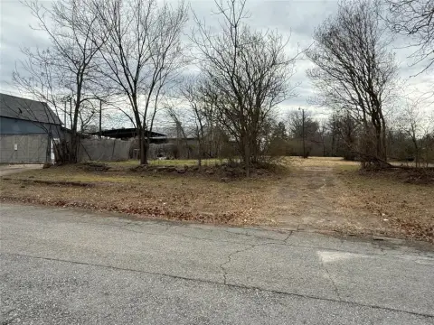 Land For Sale in Denison