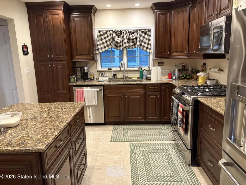 Picture 4