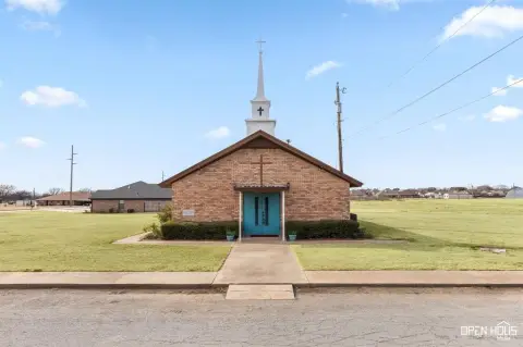 Iowa Park Commercial Building