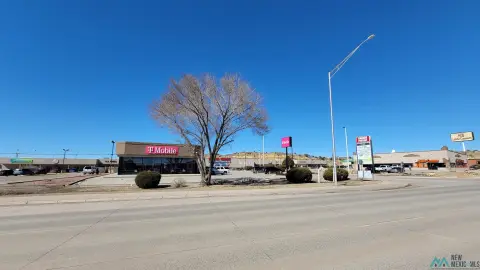 Retail Spaces in High-Traffic Area