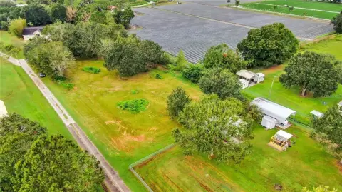 Residential Land in Dover, FL