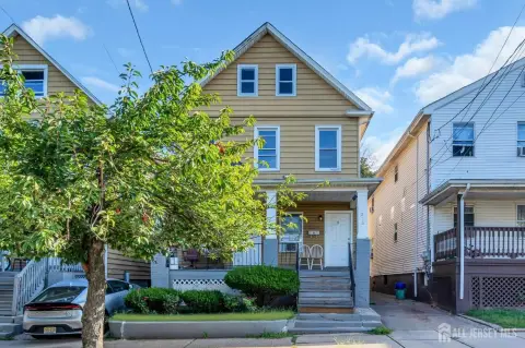 Income-Producing Multifamily Near Rutgers