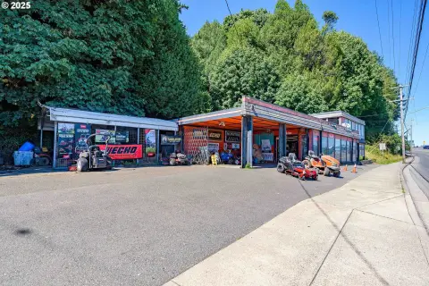 Flex Space with Showroom