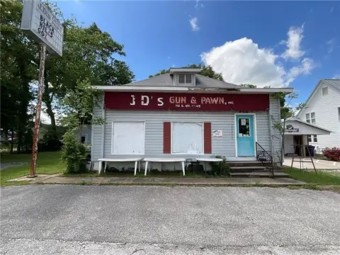 Siloam Springs Retail Investment Opportunity