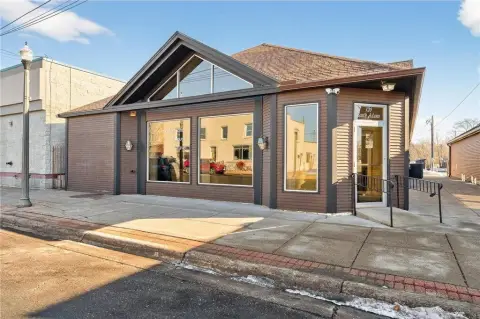 Cambridge Commercial Building with Upgrades