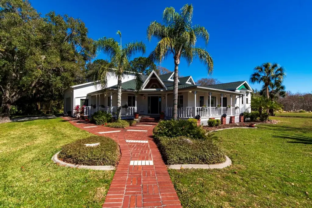 9215 Ridge Rd, New Port Richey, FL 34654
