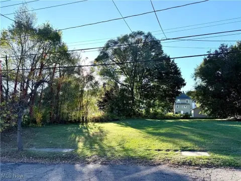 Residential Lot in Barberton, OH