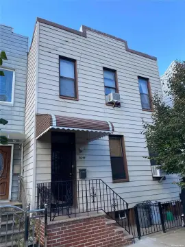 Astoria Duplex Near Manhattan