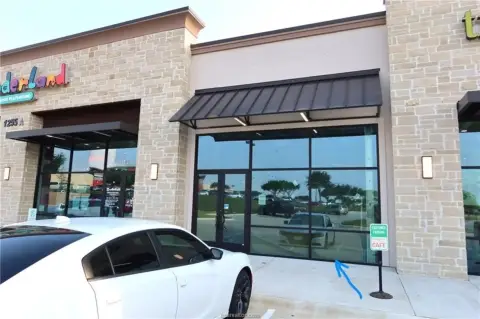 Prime Retail Space Near HEB
