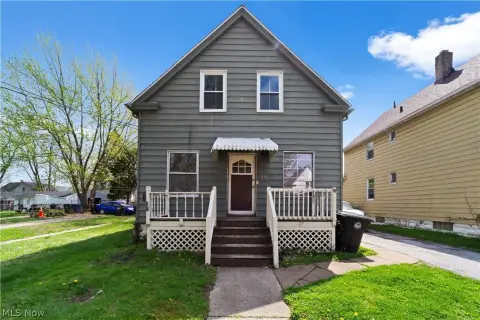 Refreshed Cleveland Home with Yard