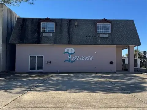 Versatile Commercial Building, New Orleans East