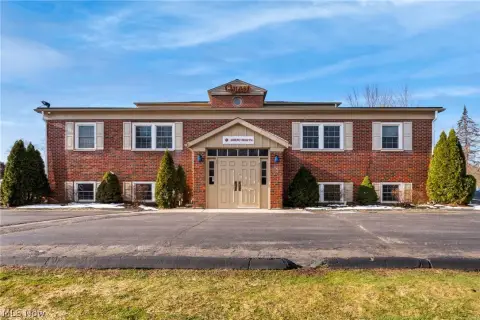 Twinsburg Commercial Suite with Exam Rooms