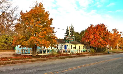 Established Restaurant & Saloon For Sale