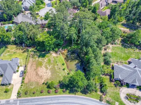 Vacant Lot in Hollytree Subdivision