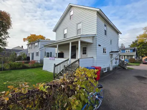 Winooski Multi-Family with Mobile Home