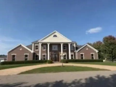 All-Brick Commercial Building Near Hospital