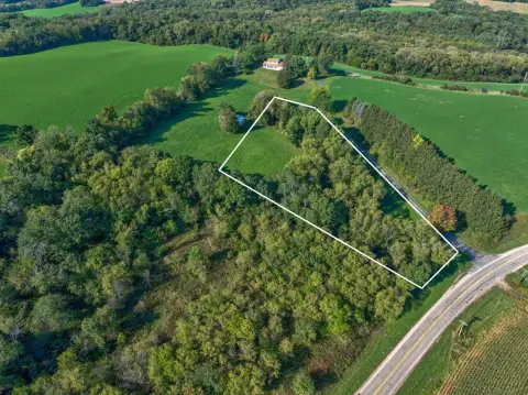 Cross Plains Acreage in Dane