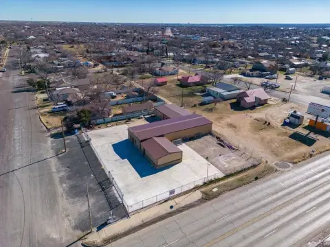 Mixed-Use Property with Warehouses