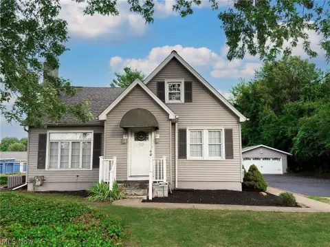 Duplex with Insulated Oversized Garage