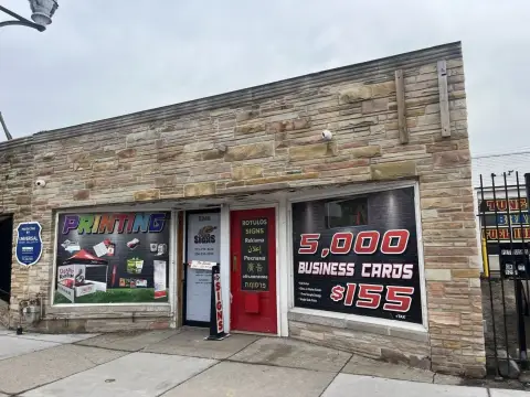 Versatile Storefront in High-Traffic Area