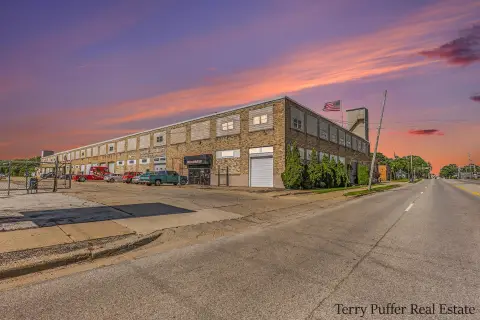 Industrial Warehouse Lease Space